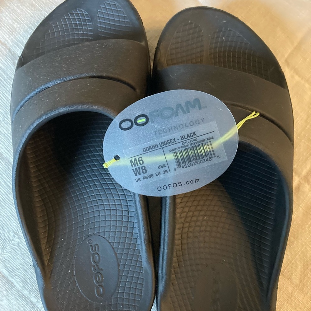 NWT OOFOS unisex OOAHH slide
